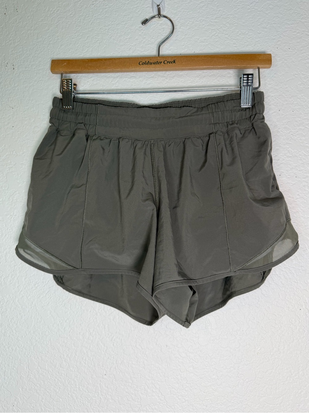 lululemon athletica Hotty Hot Olive Green Athletic Shorts,‎ W7ARLT, 8 Tall